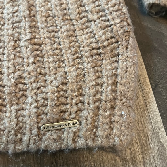 Abercrombie and Fitch Ribbed Turtleneck Sweater SZ S - Picture 4 of 10